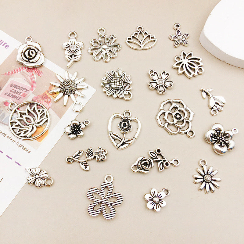 【P012】Silver floral decoration-High quality charms