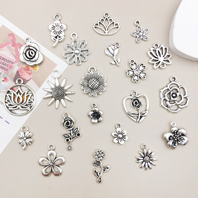 【P012】Silver floral decoration-High quality charms